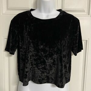 9- AEROPOSTALE Cropped Crushed Velvet T-Shirt